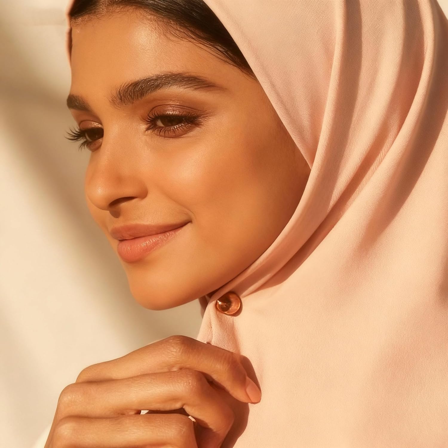 دبوس حامل الحجاب، حامل وشاح، دبابيس حجاب مغناطيسية للشال واللف باللون الذهبي الوردي والفضي والاسود والذهبي، مناسبة للملابس والاوشحة وما الى ذلك - الصورة 3